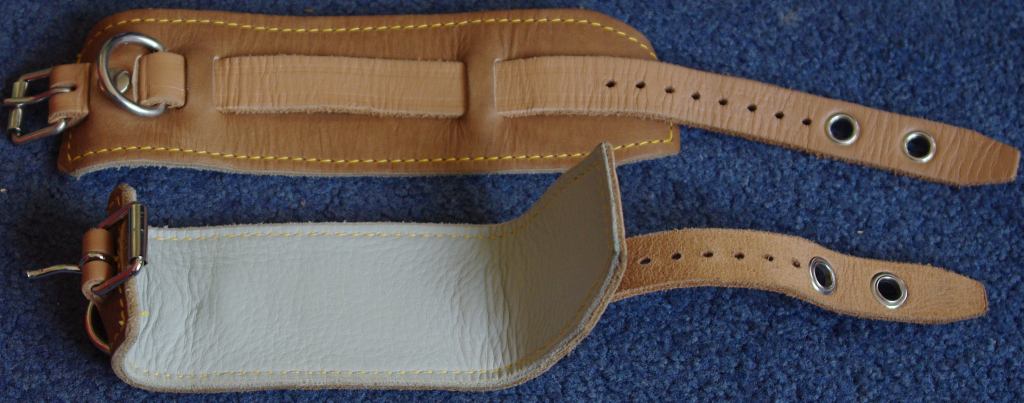../image/1562_heetkamp_cuffs_leather1.jpg